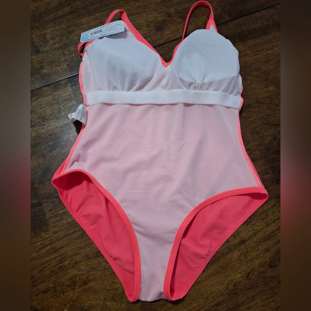 Women's Coral Sporti One Piece Swimsuit Size M.